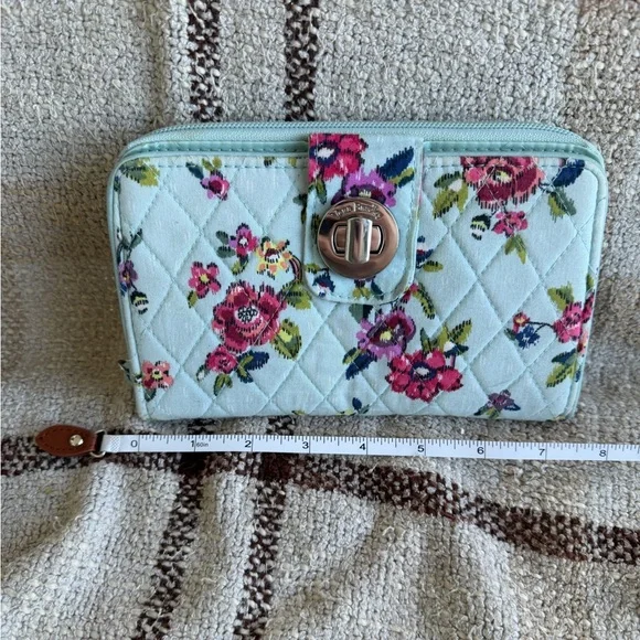 VERA BRADLEY TURNLOCK WALLET - WATER BOUQUET PATTERN - Picture 5 of 5